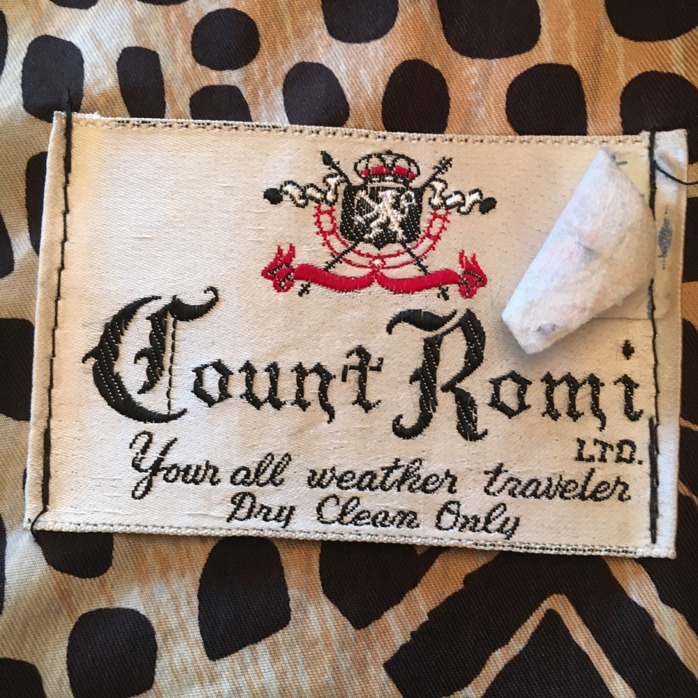 Count Remi Vintage Trench - Picture 2 of 16